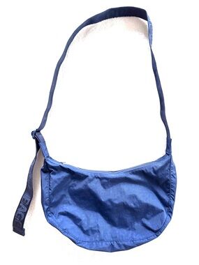 BAGGU Medium Nylon Crescent Bag - Navy (2025)